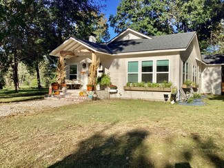 303 Weiss St, Newton, TX 75966