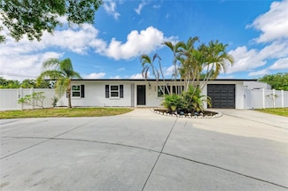 3808 Cape Vista Dr, Bradenton, FL 34209