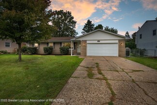 411 Green Meadows Dr, Lansing, MI 48917