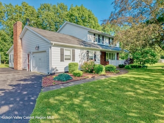 135 Hilltop Rd, Saugerties, NY 12477