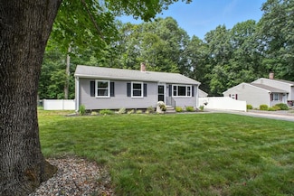 28 Entrybrook Dr, Springfield, MA 01108