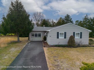 1111 Waterberry Ct S, Toms River, NJ 08757