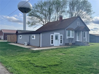 900 S Franklin St, Bunker Hill, IL 62014