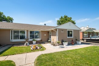8882 S Main St, Hometown, IL 60456