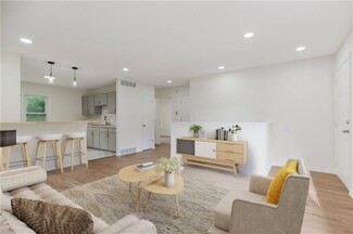 2415 E 77th St, Kansas City, MO 64132