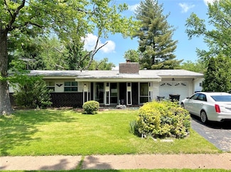 3075 Newgate Dr, Florissant, MO 63033
