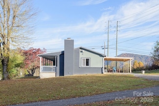 43 Flaming Arrow Dr, Whittier, NC 28789