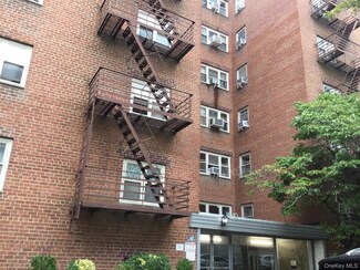 66-10 149 St Unit 3C, Flushing, NY 11367