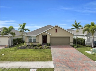 3304 Acapulco Cir, Cape Coral, FL 33909