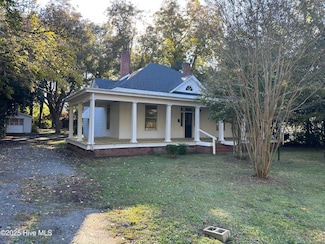 411 E Church St, Laurinburg, NC 28352