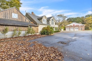 9 Russell Rd, Huntington, MA 01050