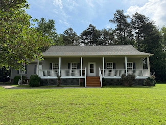 614 Pike Dr, Trenton, GA 30752