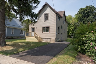 21 Benedict St, Perry, NY 14530