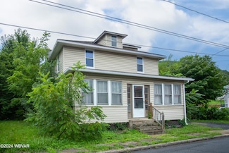 122 Dewey St, Mill Hall, PA 17751
