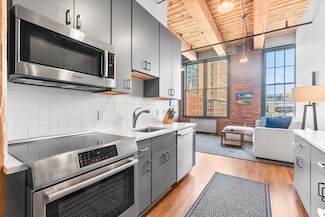 63 Melcher St Unit 406, Boston, MA 02210