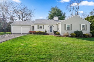 14 Smith St, Needham, MA 02492