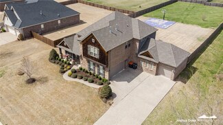2386 Riverfront Ln, Fayetteville, AR 72703