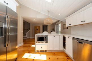 34 Main St, Byfield, MA 01922