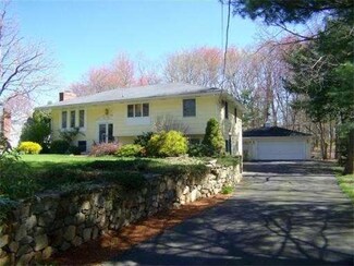 10 Dean Cir, Andover, MA 01810