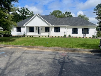 10 Nolan Ln, Agawam, MA 01030