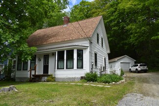 160 N Main St, North Monmouth, ME 04265