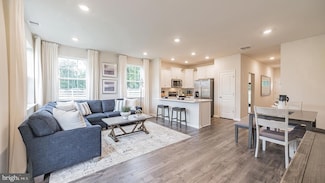 329 Mazzeo Dr, Glassboro, NJ 08028