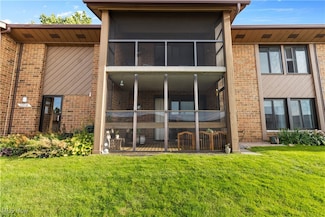 22934 Mastick Rd Unit 102, Cleveland, OH 44126