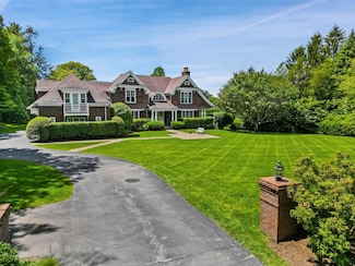 61 Carolyn Place, Chappaqua, NY 10514