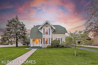 223 E Savidge St, Spring Lake, MI 49456