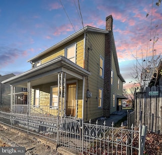 40 W Ridge St, Summit Hill, PA 18250
