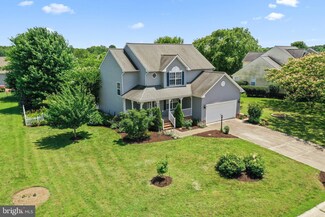 135 Hobbs Hole Ln, Tappahannock, VA 22560