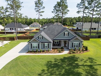 7313 Shadow Creek Dr, Hahira, GA 31632