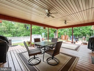 281 Light Rd, Winchester, VA 22603