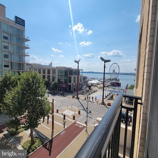 155 Potomac Passage Unit 318, Oxon Hill, MD 20745