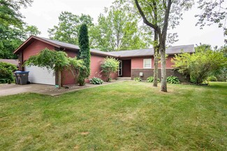 14070 Kimberly Ln, Middlebury, IN 46540