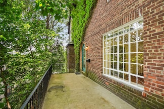 9 Bacon Ct, Bronxville, NY 10708