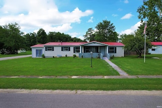 632 W 8th St, Bicknell, IN 47512