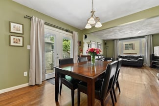 43 Endicott St, Salem, MA 01970