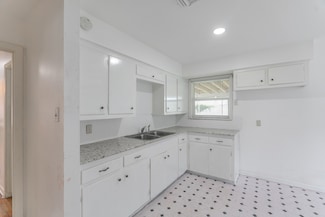 1418 Harris Ave, Pasadena, TX 77506