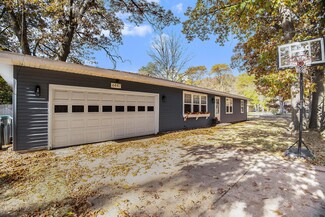 6447 Tamarack Dr, Fruitport, MI 49415