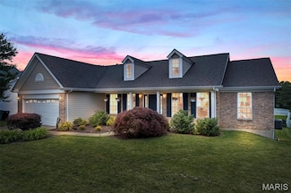 3713 Av de Paris Dr, Florissant, MO 63034