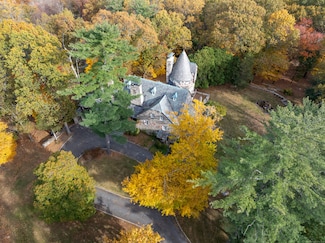 271 Hunting Ridge Rd, Stamford, CT 06903