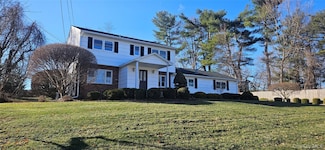 8 Jennifer Dr, New City, NY 10956