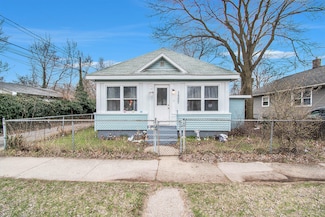 1527 Madison St, Muskegon, MI 49442