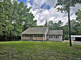 118 Saint Dr, Laceys Spring, AL 35754