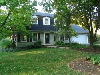 26W074 Blackhawk Dr, Wheaton, IL 60189