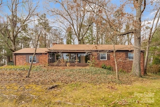 150 Lakeshore Dr, Asheville, NC 28804