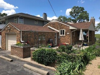 8515 Lake Shore Dr, Gary, IN 46403