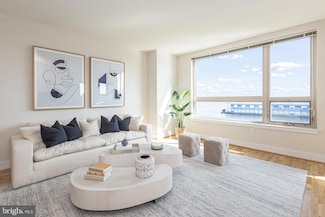 717 S Chris Columbus Blvd Unit 909, Philadelphia, PA 19147