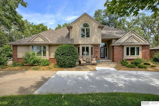 285 Skyline Dr, Elkhorn, NE 68022